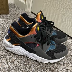 NIKE Huarache Shoes
